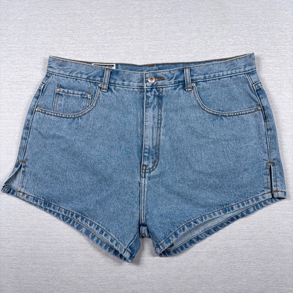Vintage International Male Shorts Mens Size 38 MEASURES 36 Blue Denim Cotton